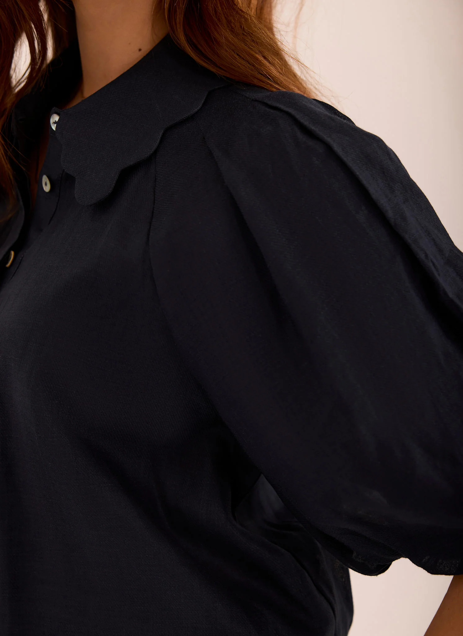 7368-navy-ramie-scallop-puff-sleeve-shirt-3.webp Navy Ramie Scallop Puff Sleeve Shirt