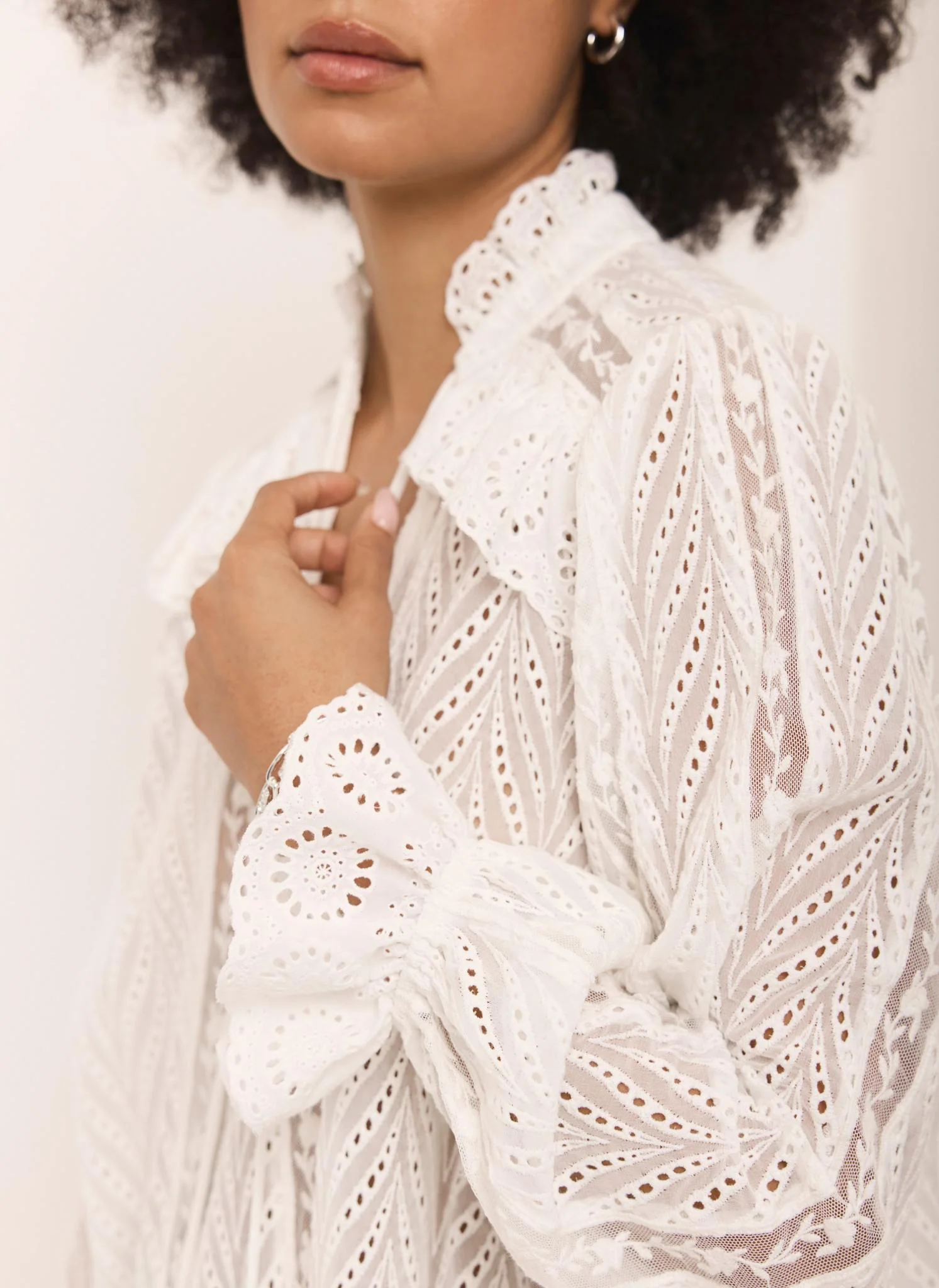 7424-cream-broderie-trim-longline-blouse-4.webp Cream Broderie Trim Longline Blouse