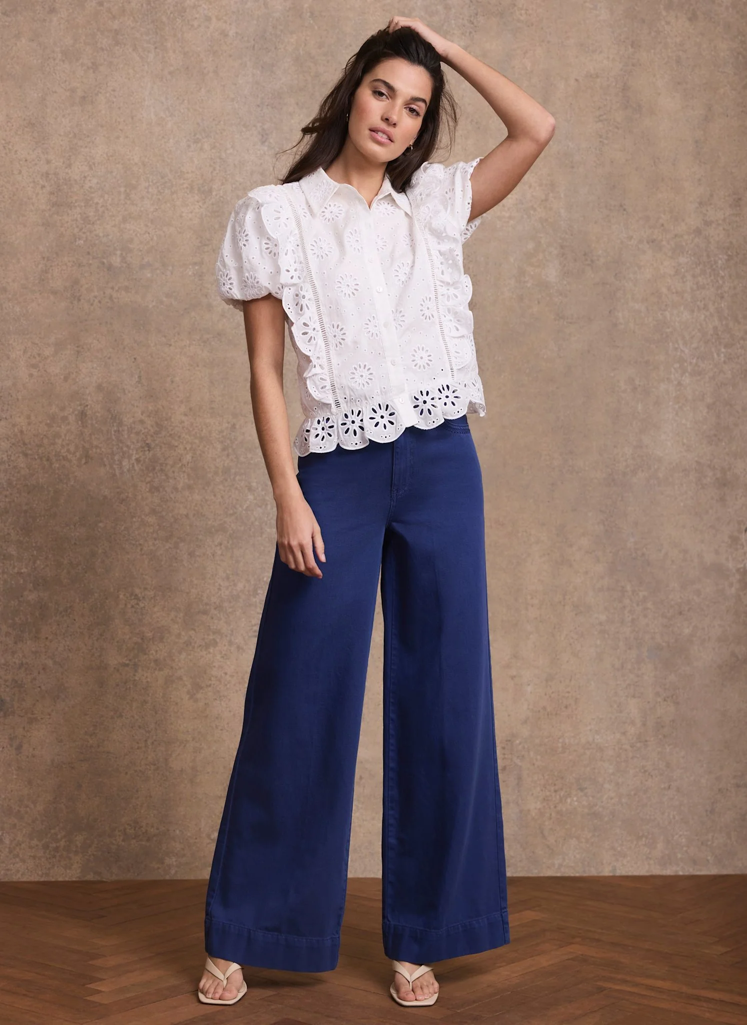 7566-blue-washed-refined-wide-jeans-3.webp Blue Washed Refined Wide Jeans
