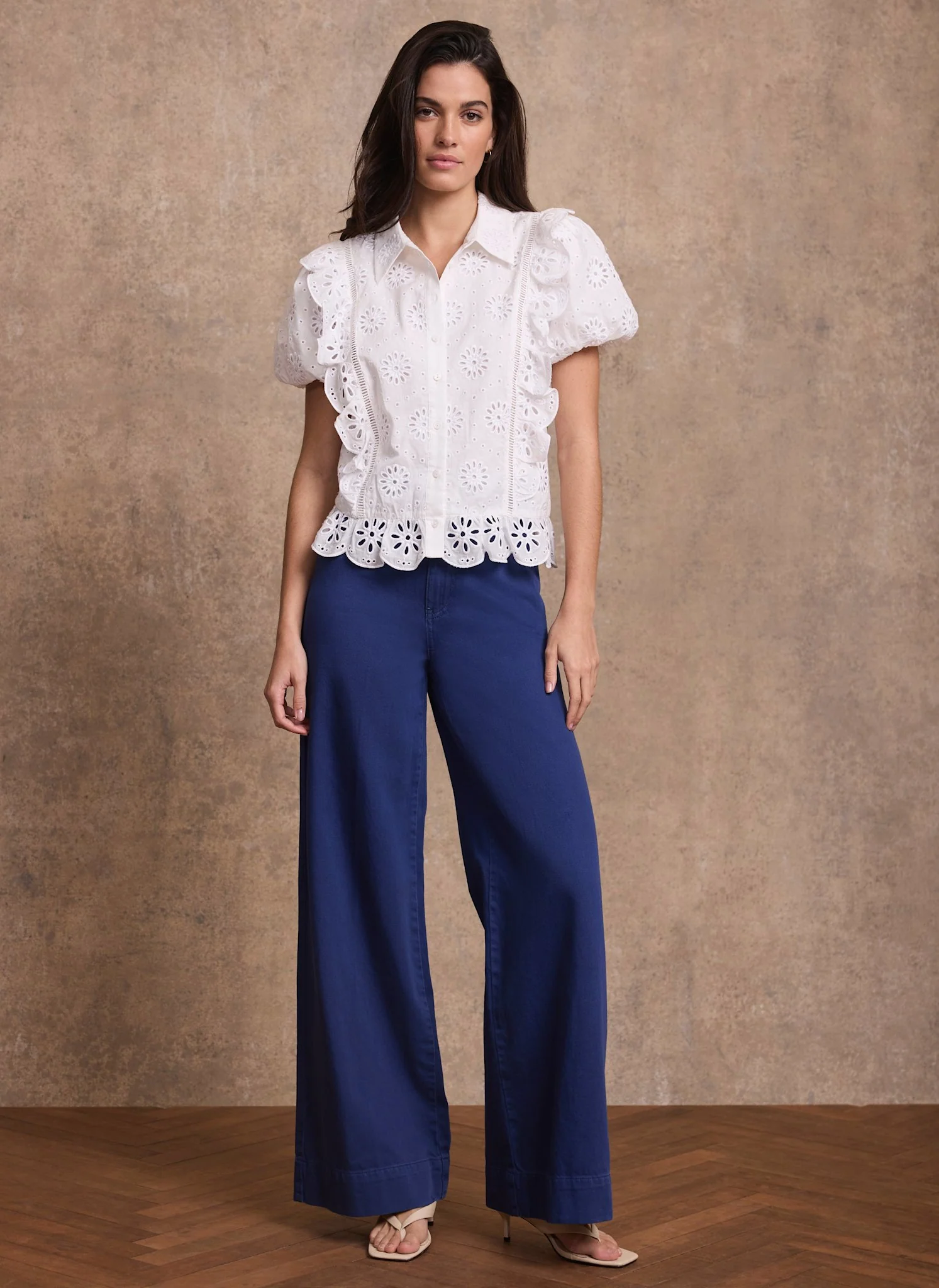 7566-blue-washed-refined-wide-jeans-5.webp Blue Washed Refined Wide Jeans