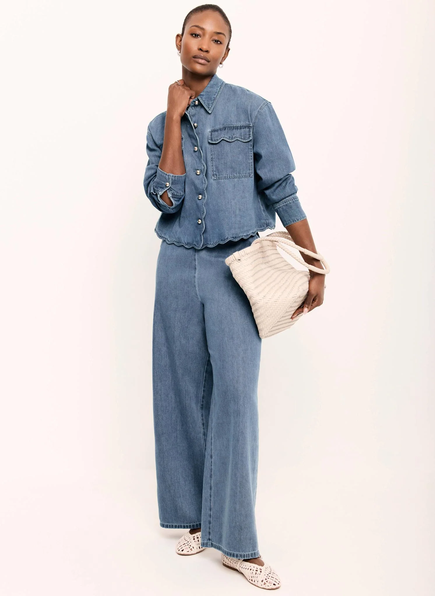 7610-indigo-scallop-trim-wide-jeans-3.webp Indigo Scallop Trim Wide Jeans