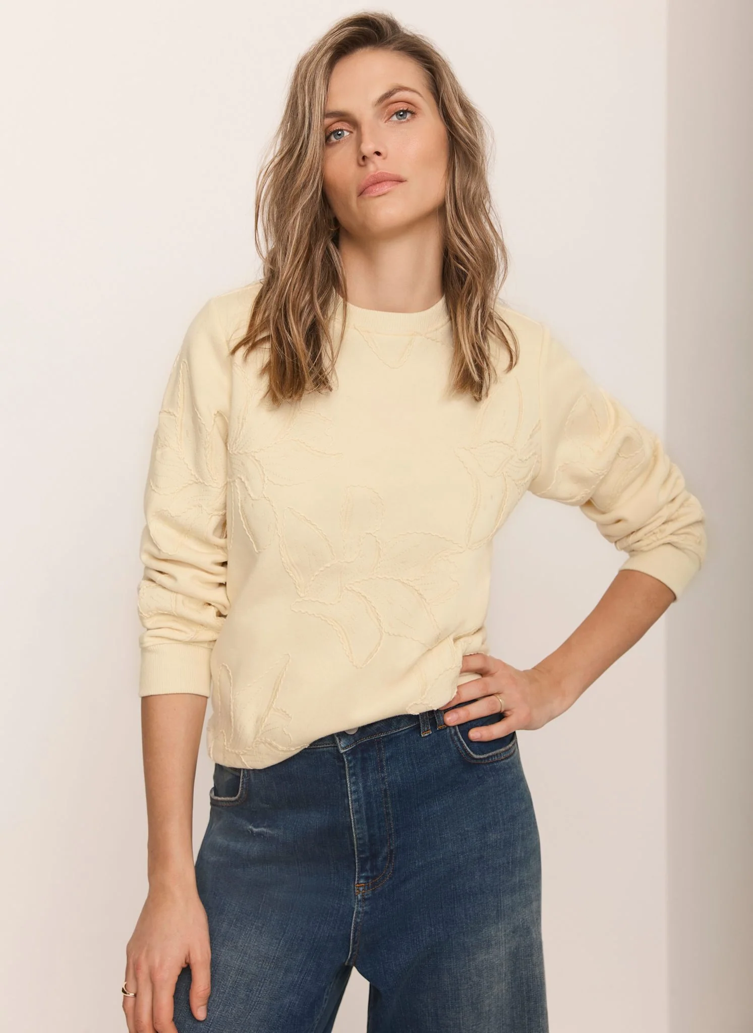 7838-butter-yellow-embroidered-sweatshirt-1.webp Butter Yellow Embroidered Sweatshirt