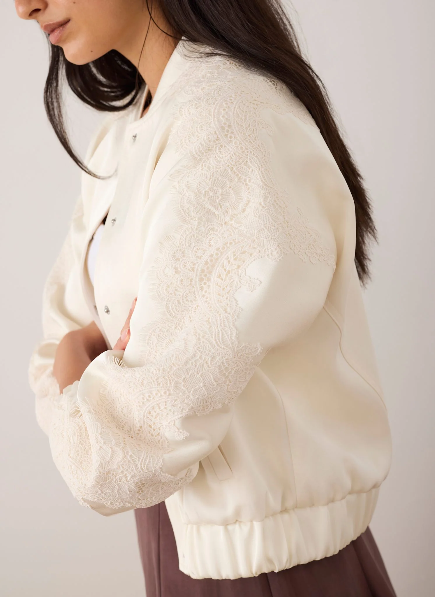 7850-cream-satin-lace-sleeve-bomber-jacket-3.webp Cream Satin Lace Sleeve Bomber Jacket