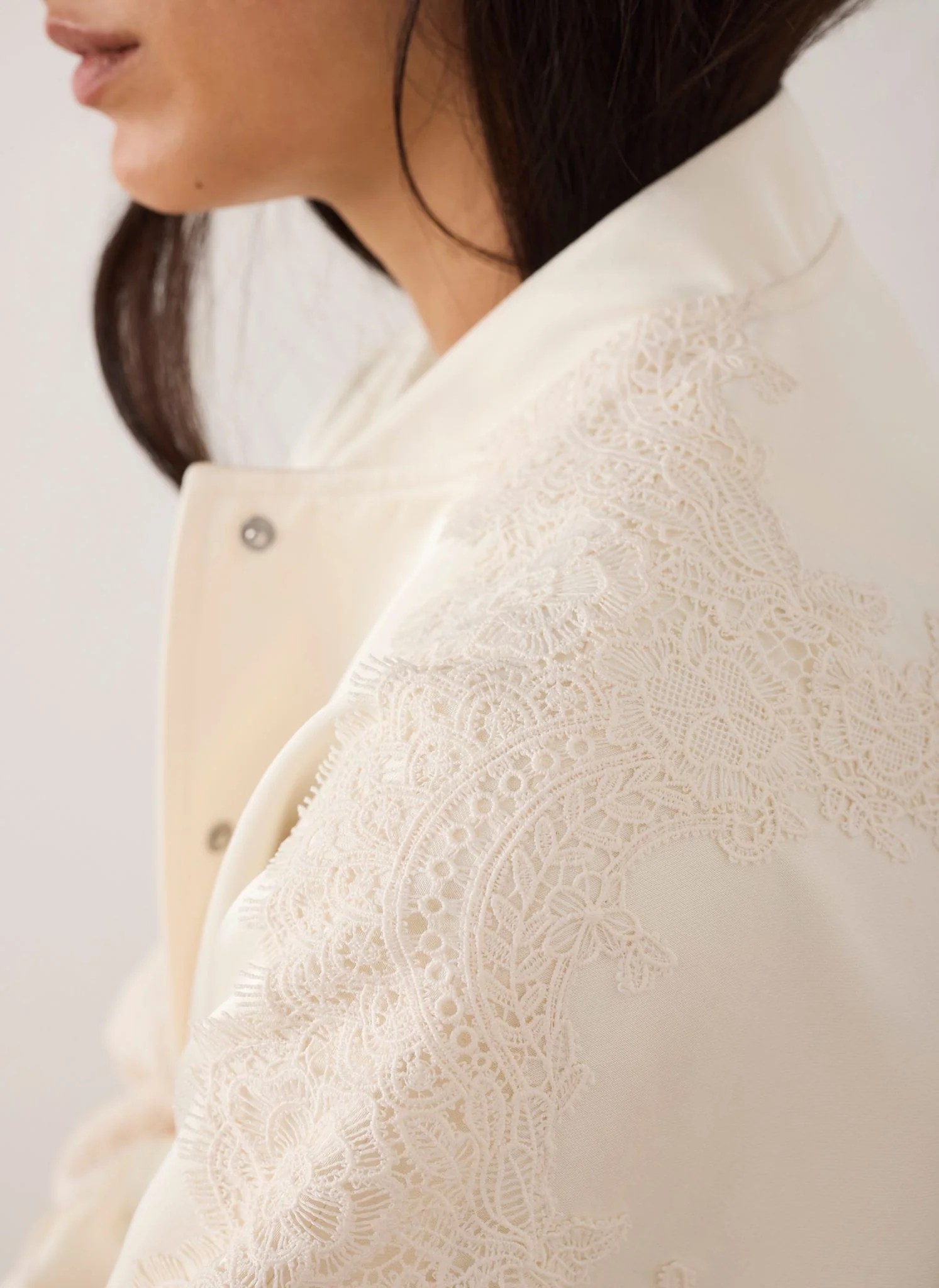 7850-cream-satin-lace-sleeve-bomber-jacket-6.webp Cream Satin Lace Sleeve Bomber Jacket