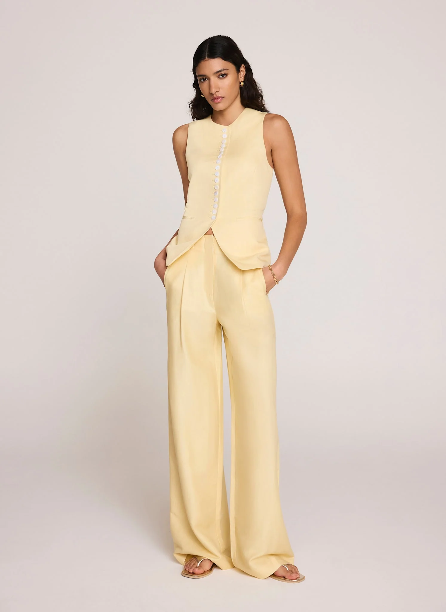 7878-yellow-linen-blend-pleated-wide-leg-trousers-2.webp Yellow Linen Blend Pleated Wide Leg Trousers