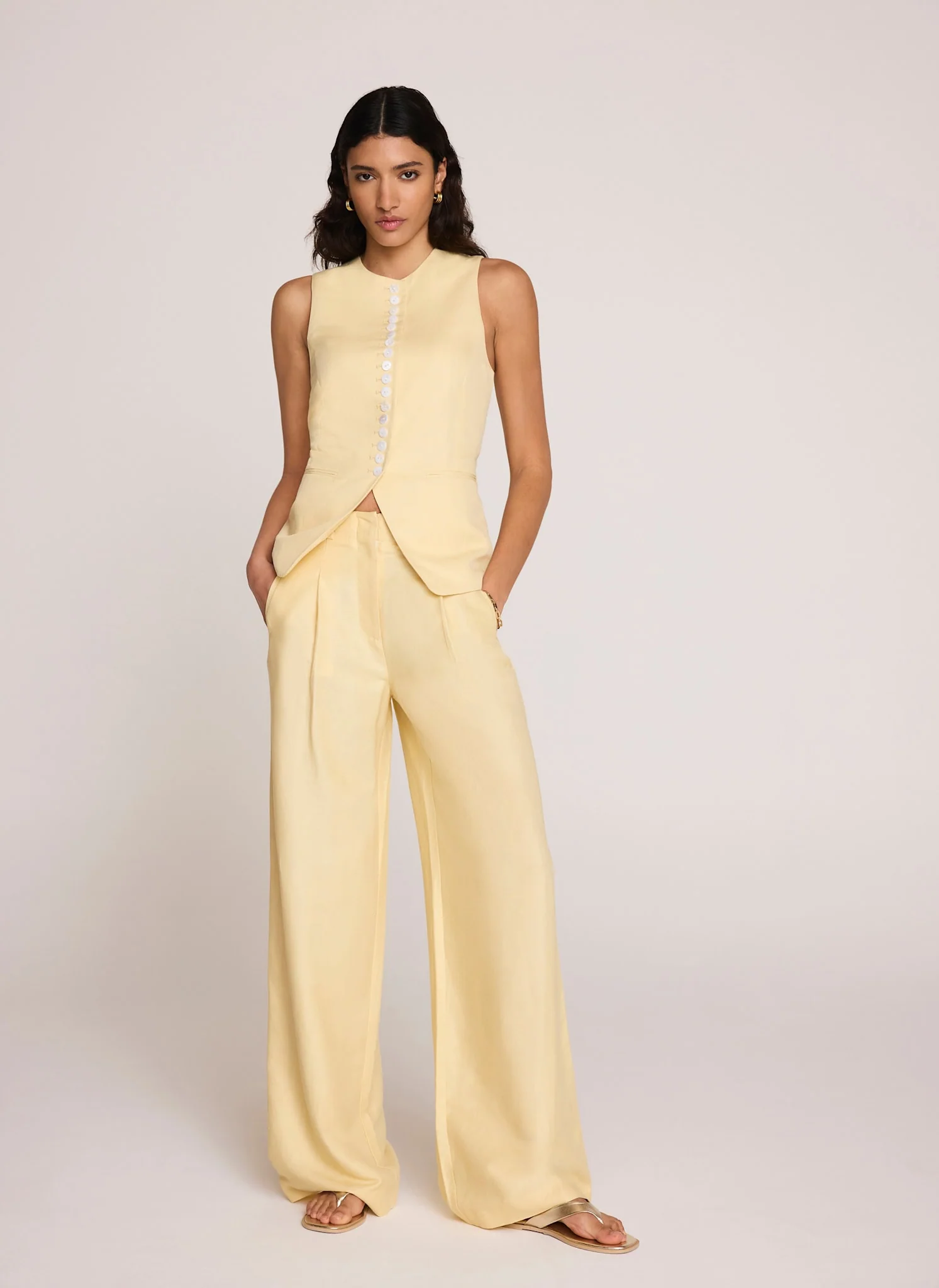 7878-yellow-linen-blend-pleated-wide-leg-trousers-5.webp Yellow Linen Blend Pleated Wide Leg Trousers