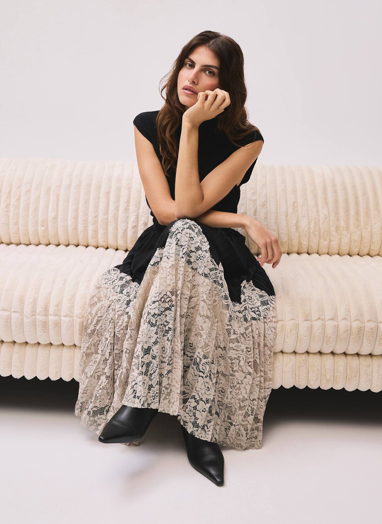7942-black-pleated-lace-hem-midi-skirt-4.jpg Black Pleated Lace Hem Midi Skirt