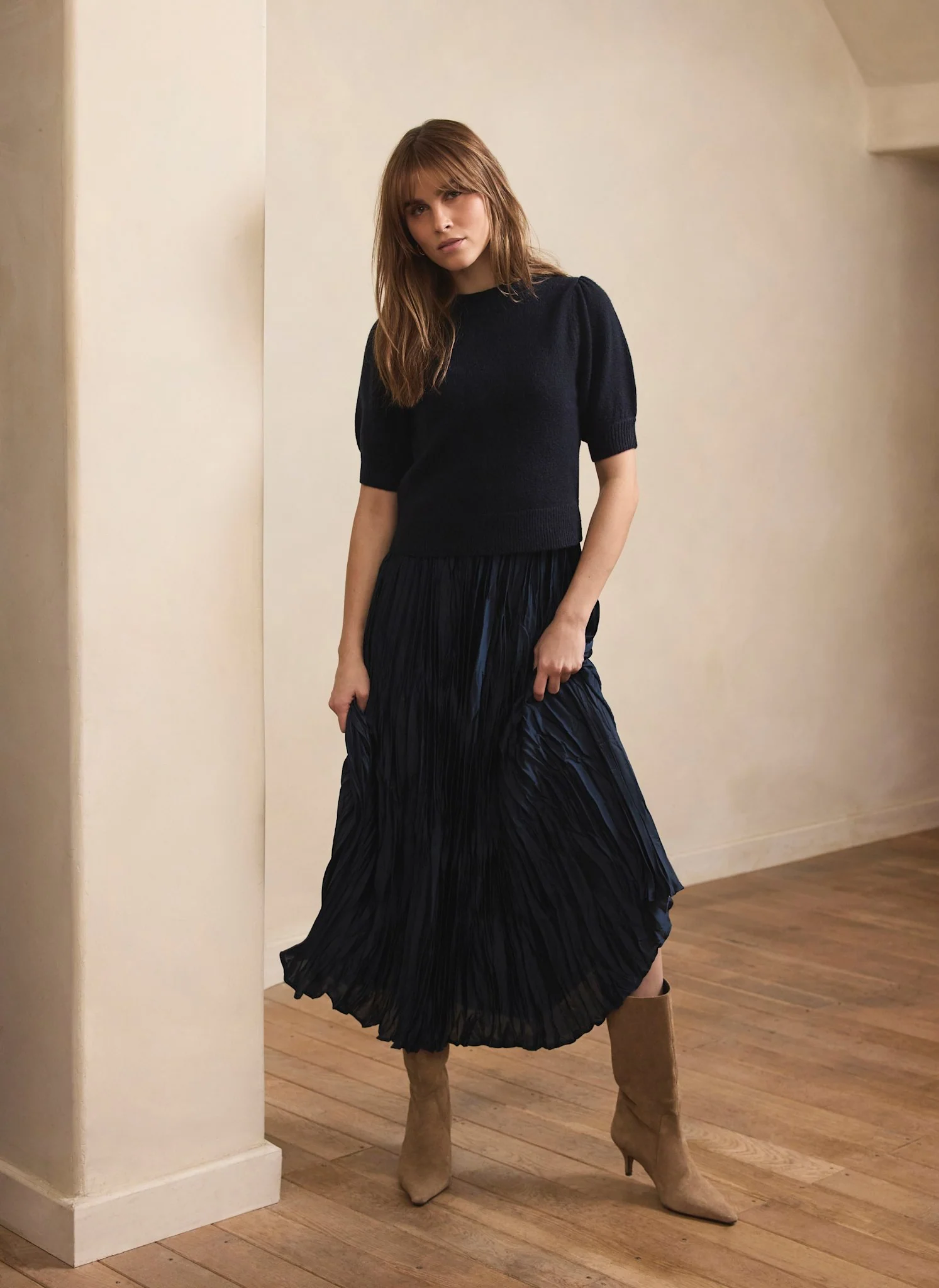 8312-navy-knit-puff-sleeve-maxi-dress-2.webp Navy Knit Puff Sleeve Maxi Dress