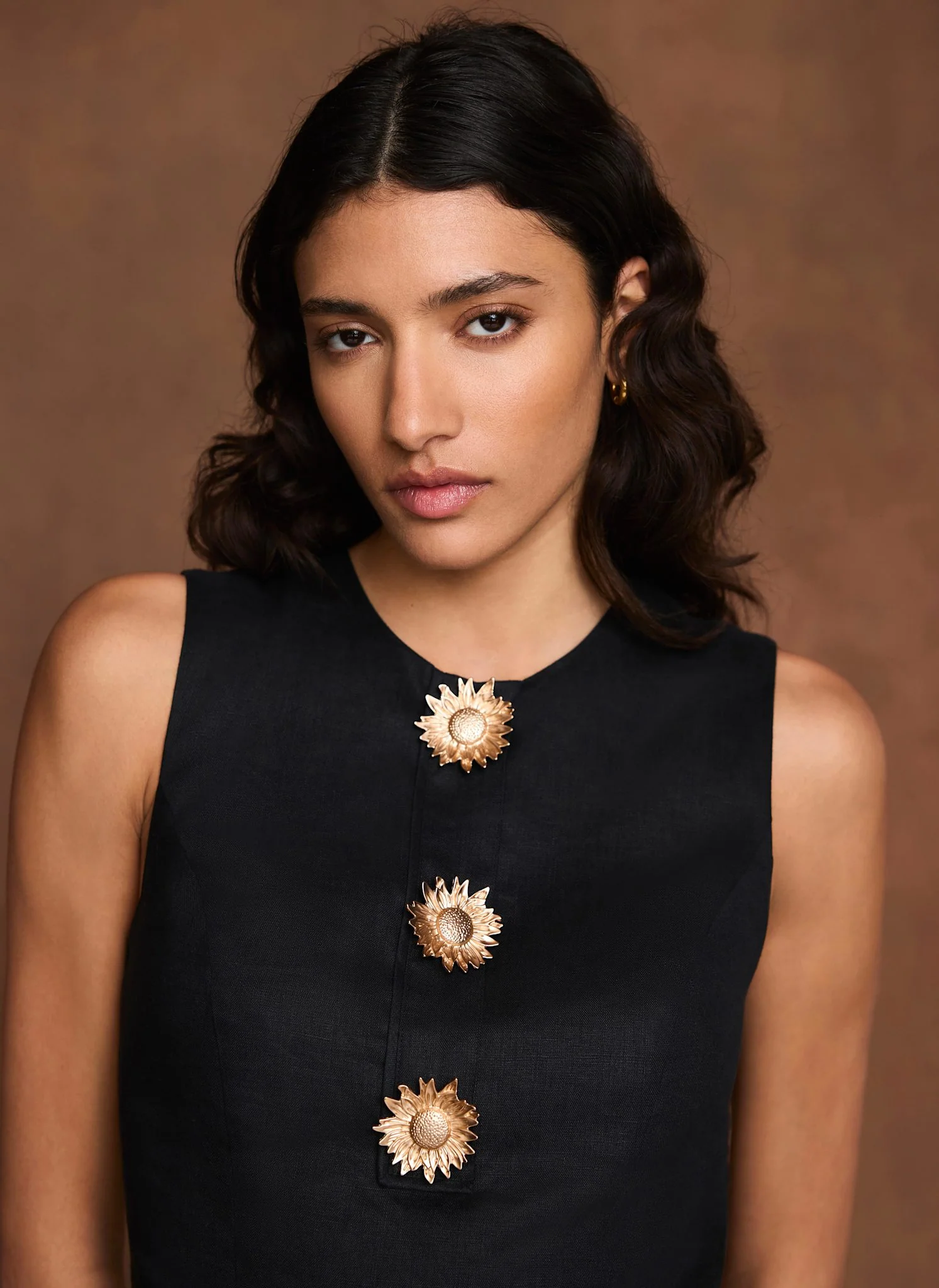 8688-black-linen-sunray-button-mini-dress-4.webp Black Linen Sunray Button Mini Dress