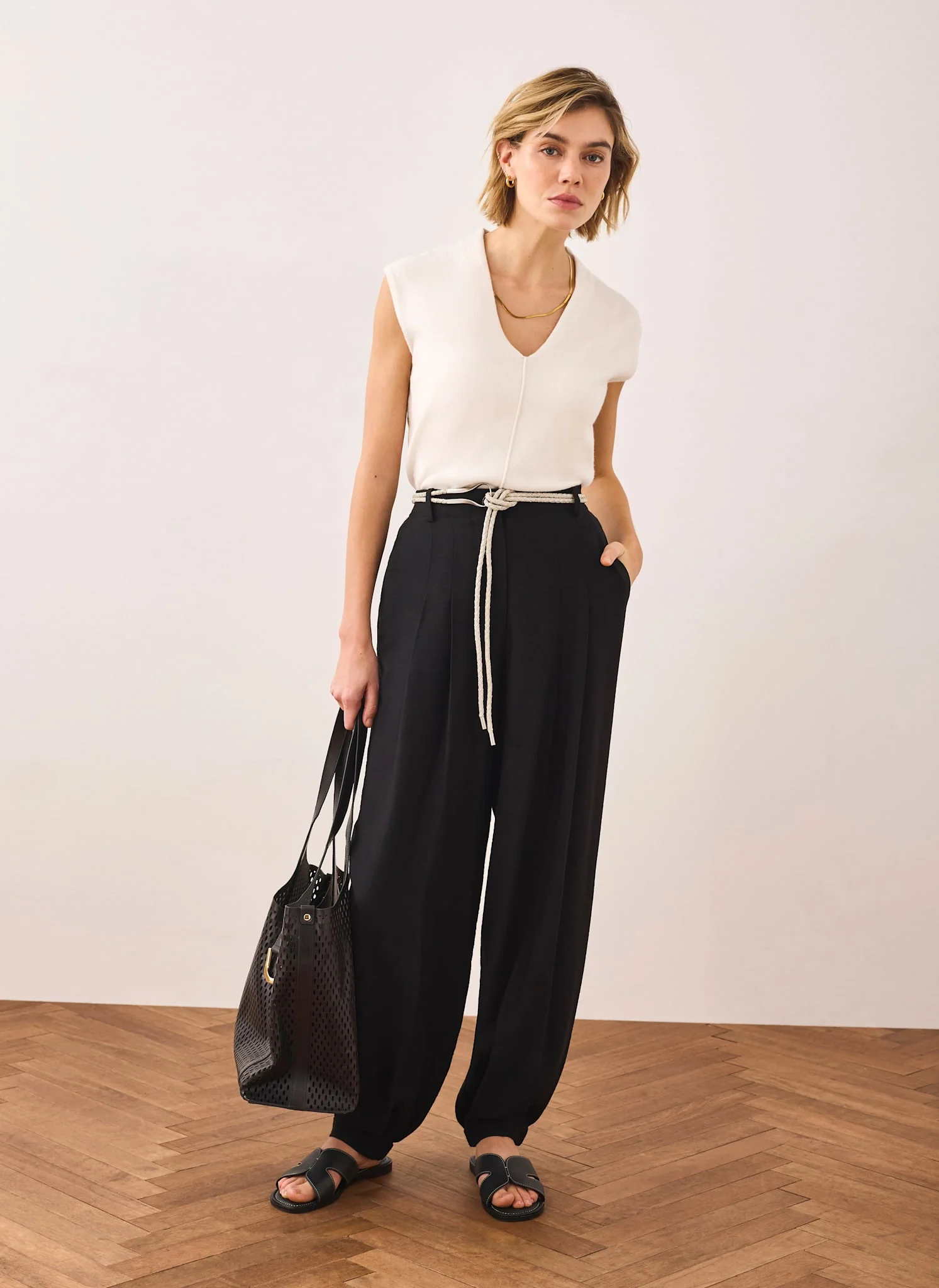 8848-black-soft-balloon-trousers-1.webp Black Soft Balloon Trousers