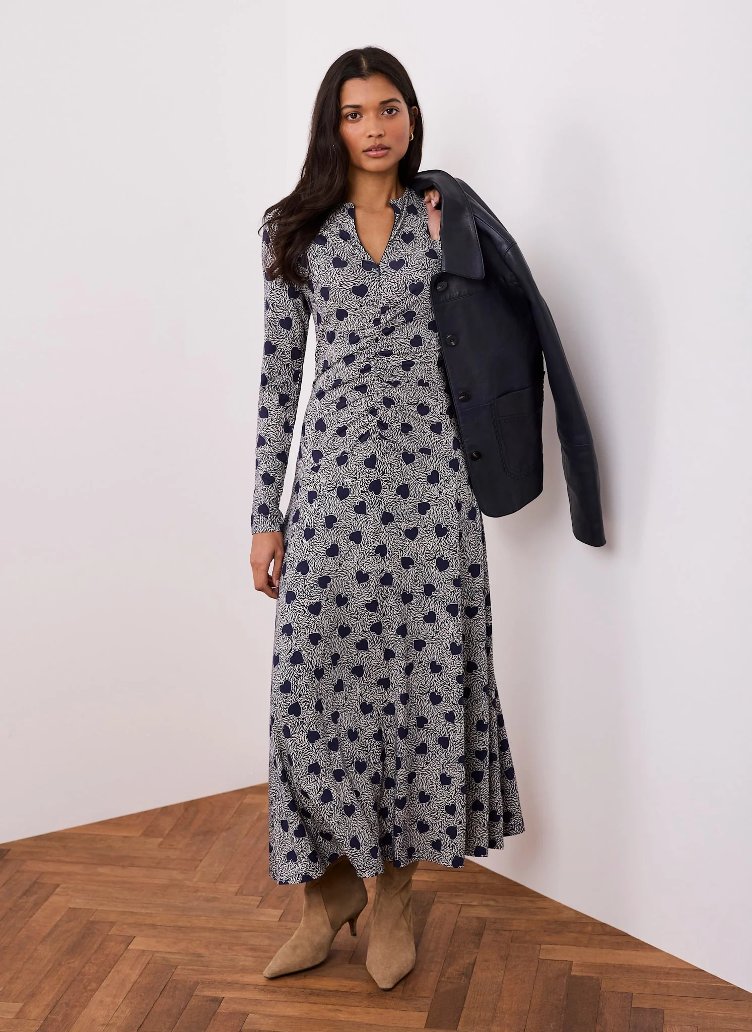 9004-navy-heart-print-zip-front-midi-dress-2.webp Navy Heart Print Zip Front Midi Dress