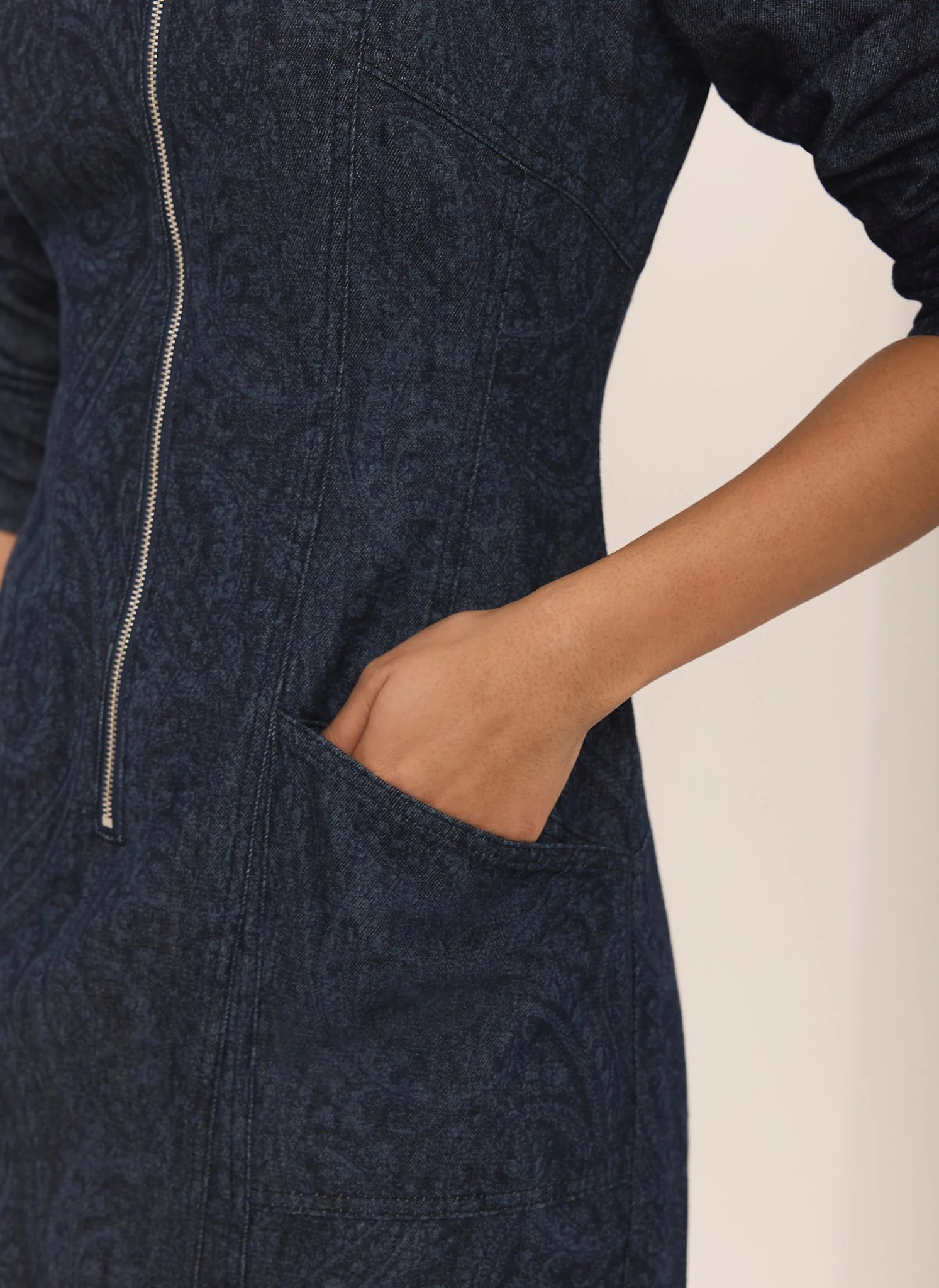 9236-dark-indigo-paisley-print-denim-midi-dress-6.webp Dark Indigo Paisley Print Denim Midi Dress