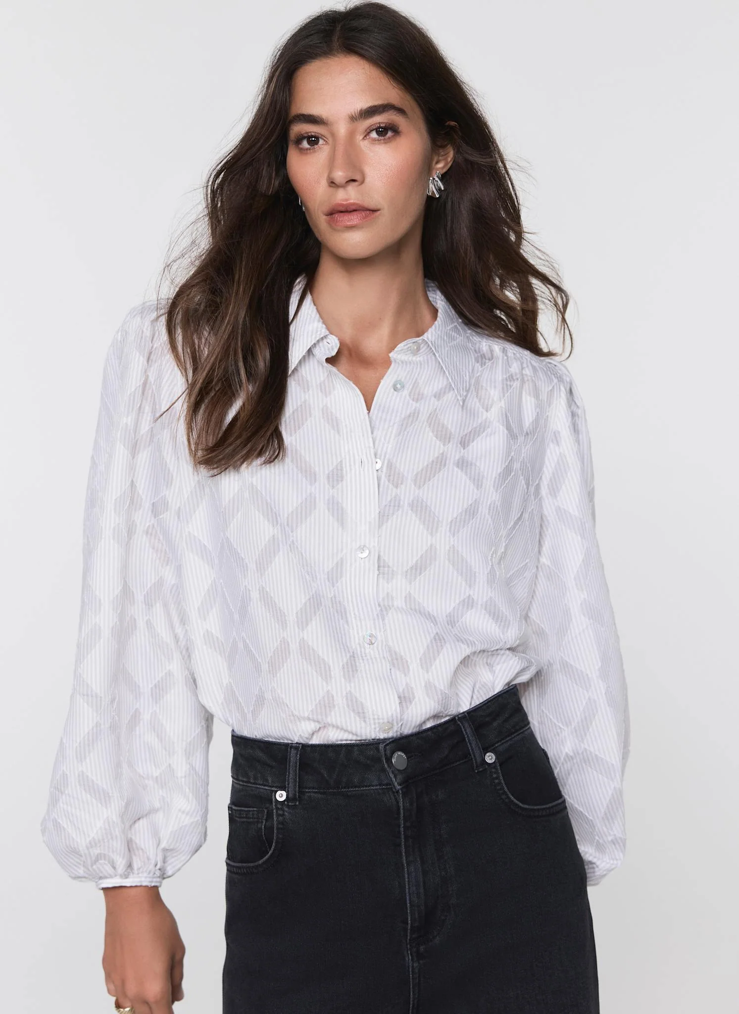 9776-grey-diamond-striped-jacquard-shirt-3.webp Grey Diamond Striped Jacquard Shirt