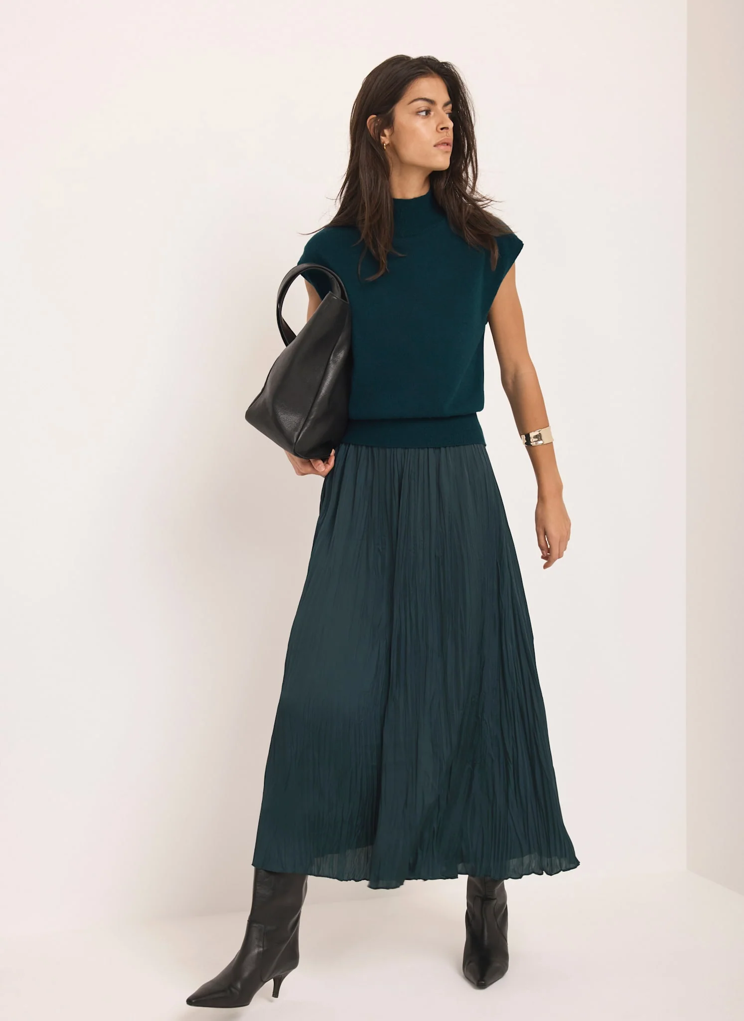 9864-teal-crinkle-maxi-skirt-1.webp Teal Crinkle Maxi Skirt