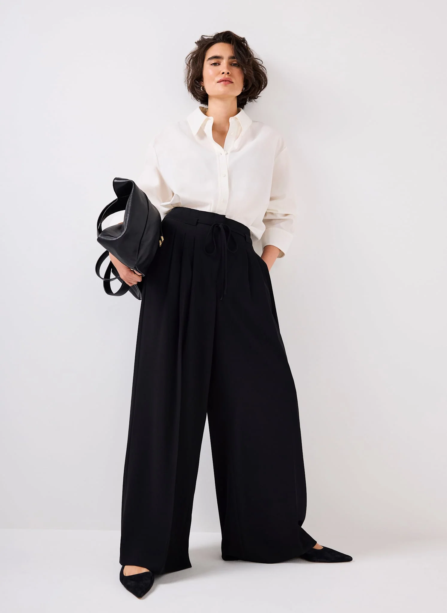 9906-black-tie-waist-pleated-wide-trousers-5.webp Black Tie Waist Pleated Wide Trousers