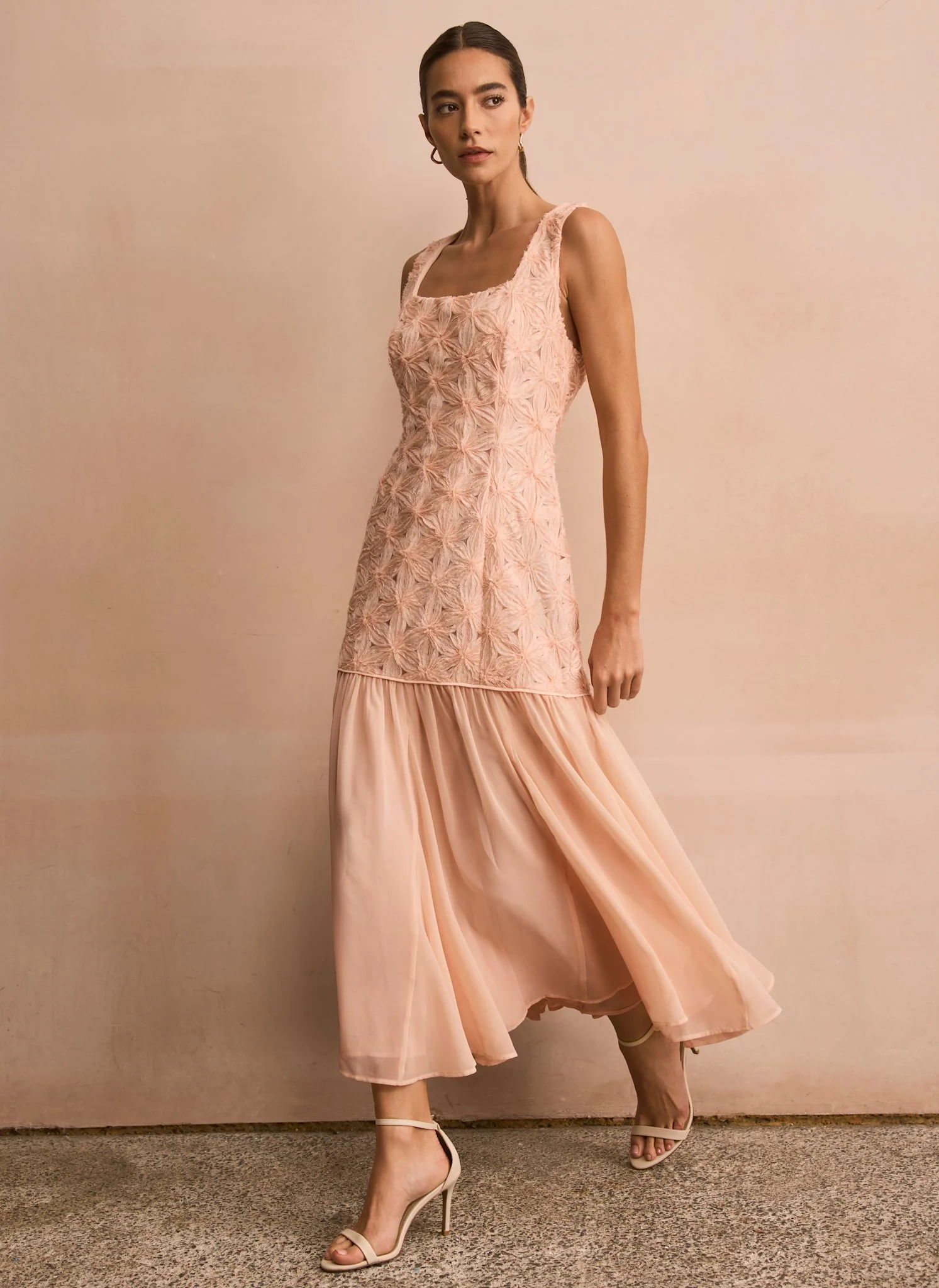 9968-pink-floral-texture-maxi-dress-1.webp Pink Floral Texture Maxi Dress